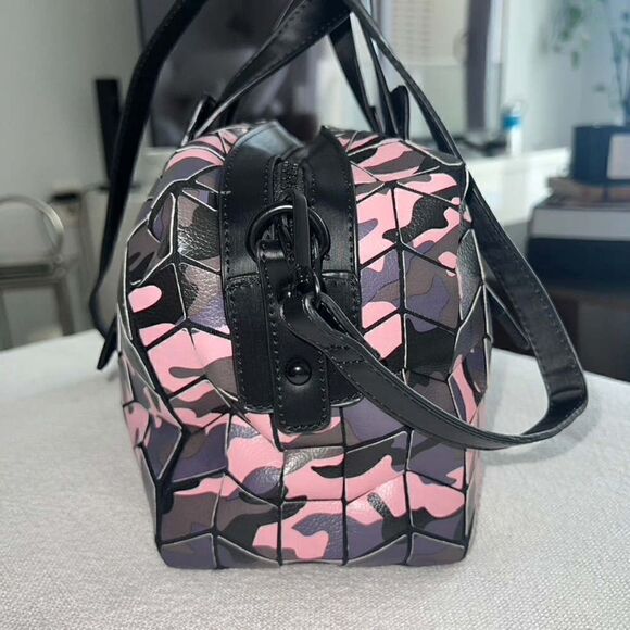 PATRICIA LUCA Milano Geo Shaped Pink Camo Hand Bag Shoulder Strap - Picture 2 of 7